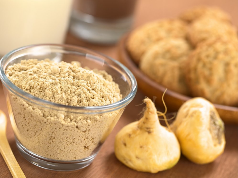 WL_Maca Wurzel und Pulver © Adobe Stock