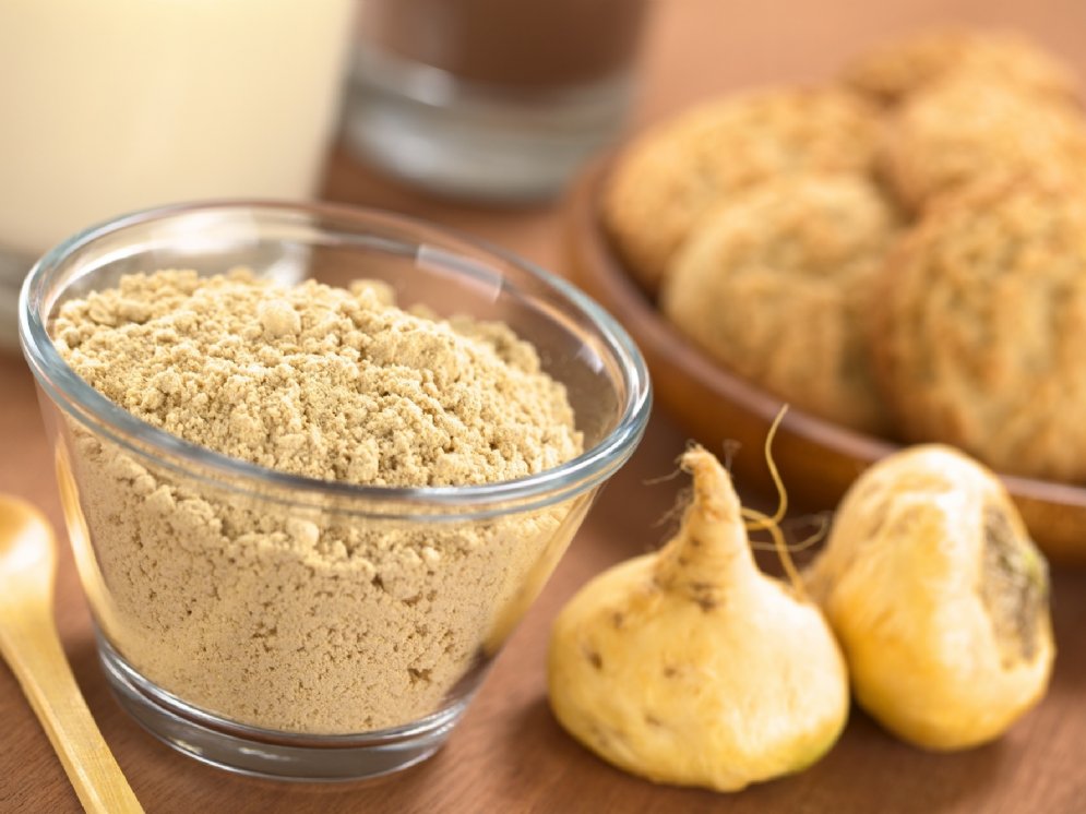 WL_Maca Wurzel und Pulver © Adobe Stock