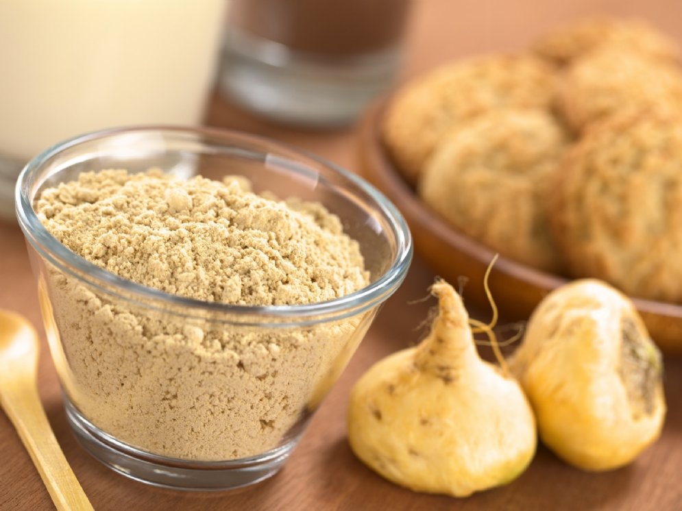 WL_Maca Wurzel und Pulver © Adobe Stock