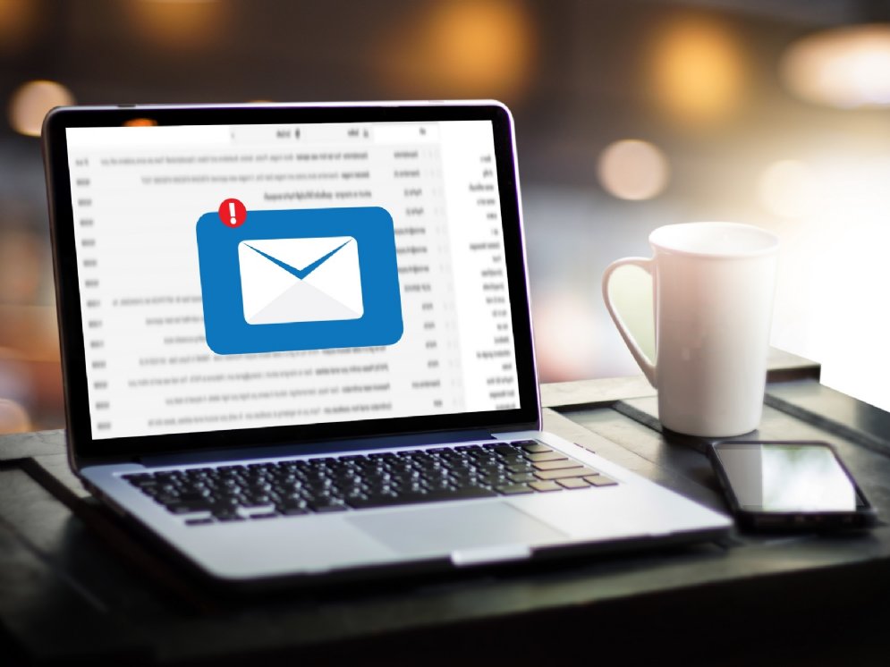 Maileingang Rufzeichen © Adobe Stock