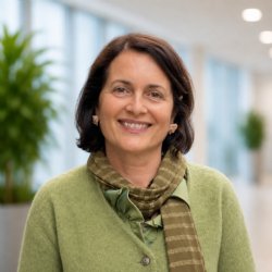 Dr.in Mag.a Doris Hauk-Schröfelbauer